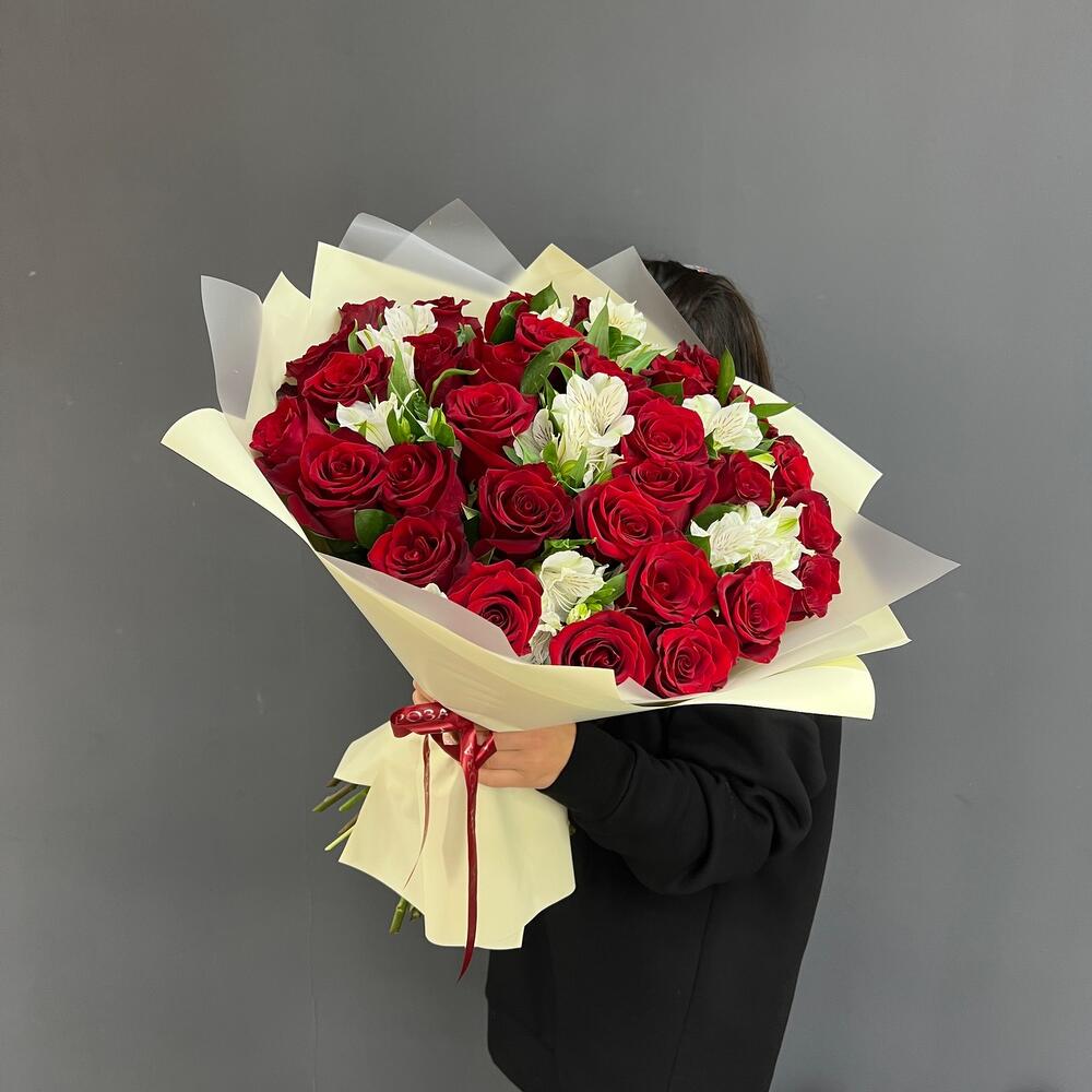 Букет «Танец любви» – гармония страсти и нежности в каждом лепестке Белая Калитва Ростовская область