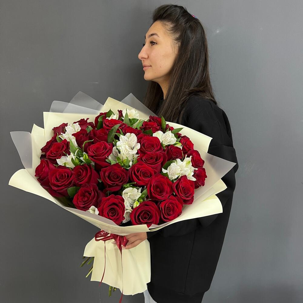 Букет «Танец любви» – гармония страсти и нежности в каждом лепестке Белая Калитва Ростовская область