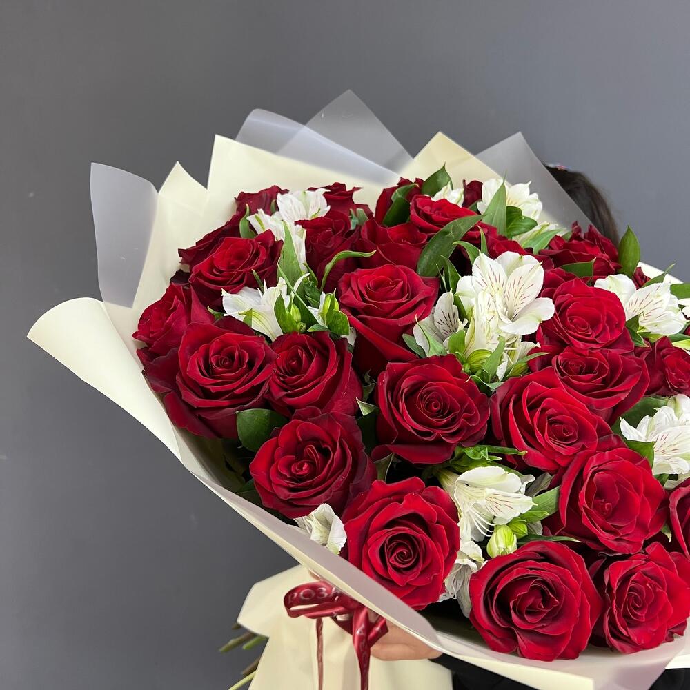 Букет «Танец любви» – гармония страсти и нежности в каждом лепестке Белая Калитва Ростовская область